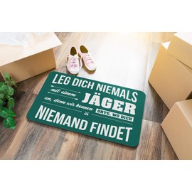 Tassenbrennerei Doormat with Saying "Leg Dich Niemals mit einem Jäger an - Fußabtreter lustig, Türmatte waschbar - Original Gift