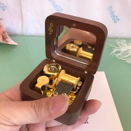 BinkeGG Play (What a Wonderful World) Walnut Wind up Wooden Music Box with Sankyo Musical Movement (65 Tunes Option)