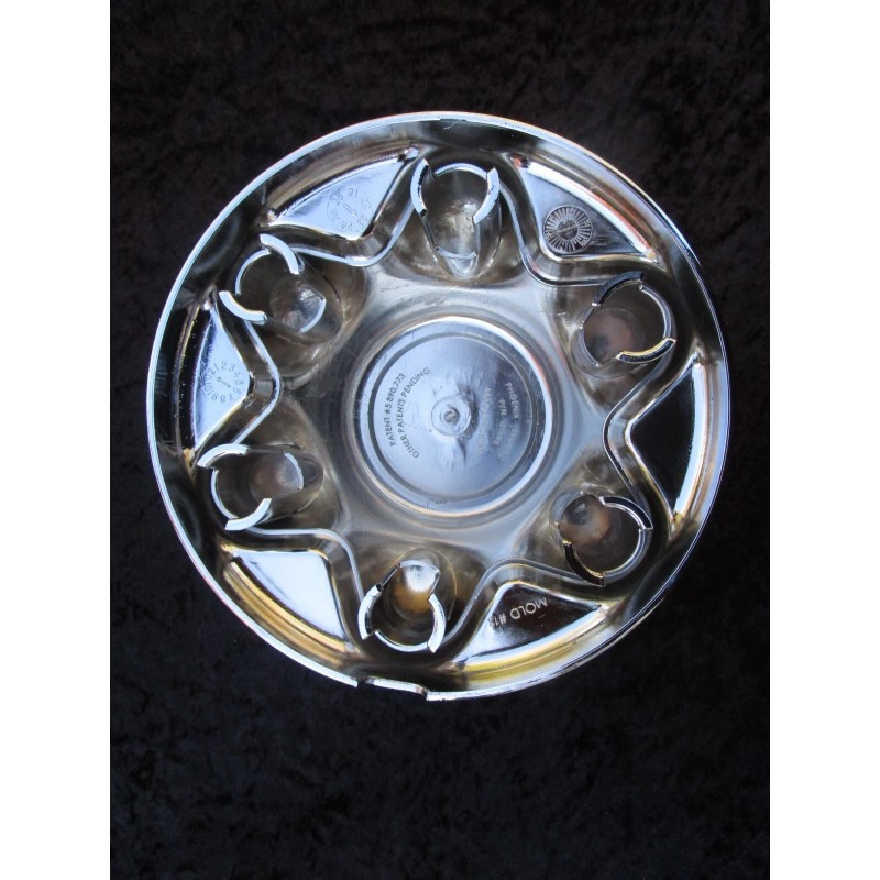 Sundowner 6 Lug with 5.5" Bolt Circle Trailer Chrome Center
