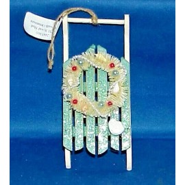 Gerson WOODEN SLED TEAL GREEN,CREAM W/BOTTLE BRUSH WREATH CHRISTMAS ORNAMENT   MUST SEE