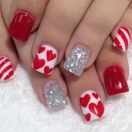 24Pcs Valentine's Press on Nails Short Square Fake Nails Silver Glitter Acrylic Nails Press ons Glue on Nails Full Cover Stick on Nails for Women DIY Romantic Nail Art