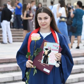 DPKOW Graduation Gifts for Her, Graduation Card for Daughter, Keyring Graduation Greeting Card for Daughter, Well Done Card, Grad Gifts for Her