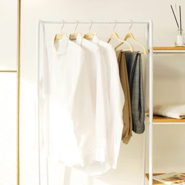 20 Gatsu premium wooden non-slip hangers / 가쯔 프리미엄 원목 논슬립 옷걸이 20개