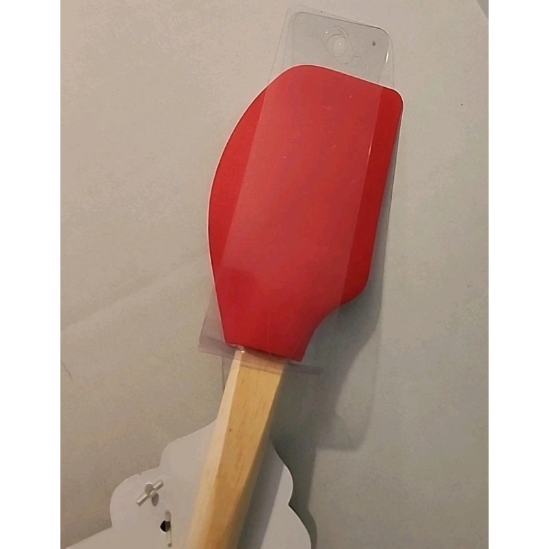 Kitchen KRUMBS Kitchen SPATULA & Cookie CUTTER SET Red Christmas.