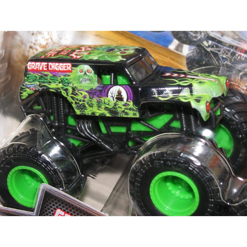 Monster Jam 2-Pack Series 22 Grave Digger vs Zombie