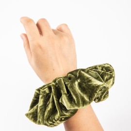 Cicimeiluody Velvet Scrunchies - Jumbo Scrunchies - XXLarge Hair Scrunchies For Women - Oversize Scrunchie No Damage to Hair (Green)