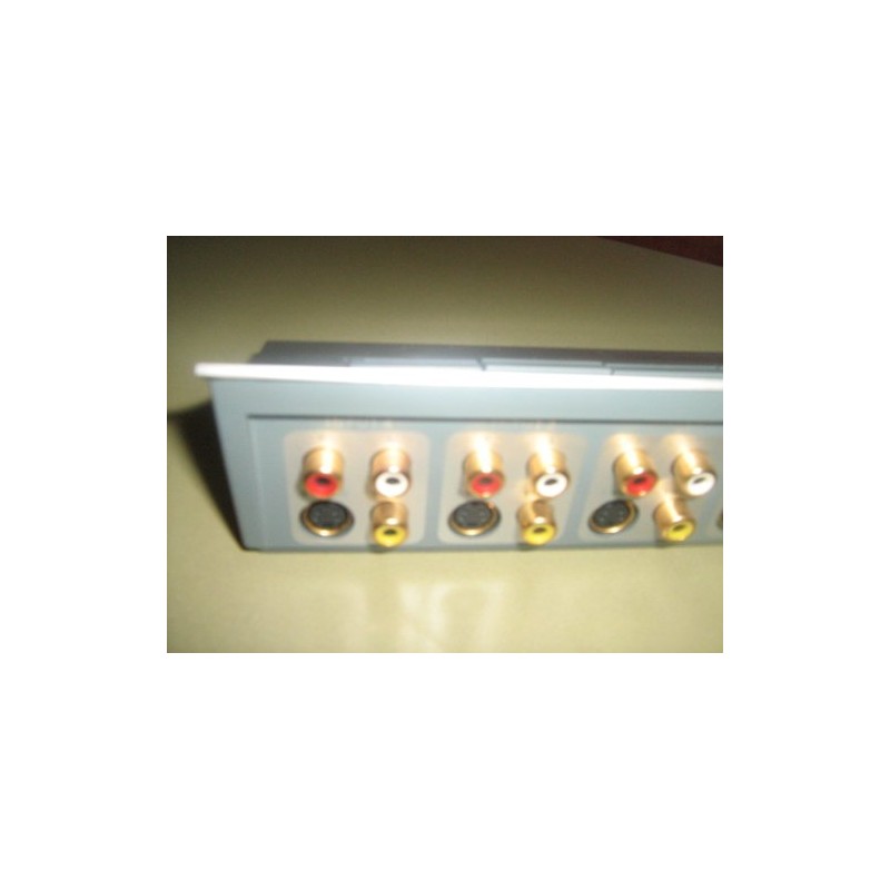 Radio Shack 4-Way Audio/ Video Selector Cat. No. 15-1983