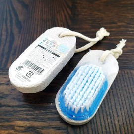 Foot callus remover volcanic stone brush/exfoliator foot callus remover foot massager / 발각질제거기 화산석 돌 브러쉬/각질제거제 발각질제거제 발마사지기