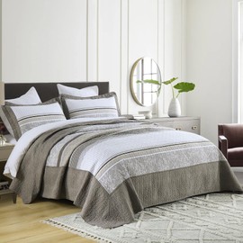 QuiltMuse Oversized King Bedspreads 128"x120" - 100% Cotton Lightweight California King Quilt with 2 Pillowshams, Modern Striped Extra Wide Quilted Bedspread Coverlet for All Season, Brown