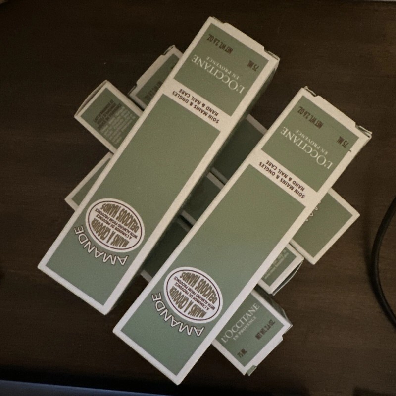 L'Occitane Almond Delicious Hands 75ml/2.5oz Hand & Foot Care