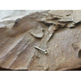 Mini crystal: small nose stud piercing made of stainless steel