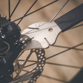 BIKEHAND Bike Dual Functions Disc Rotor True Alignment Truing Fork & Disc Brake Caliper Piston Press Spreading Tool Wrench Ratchet