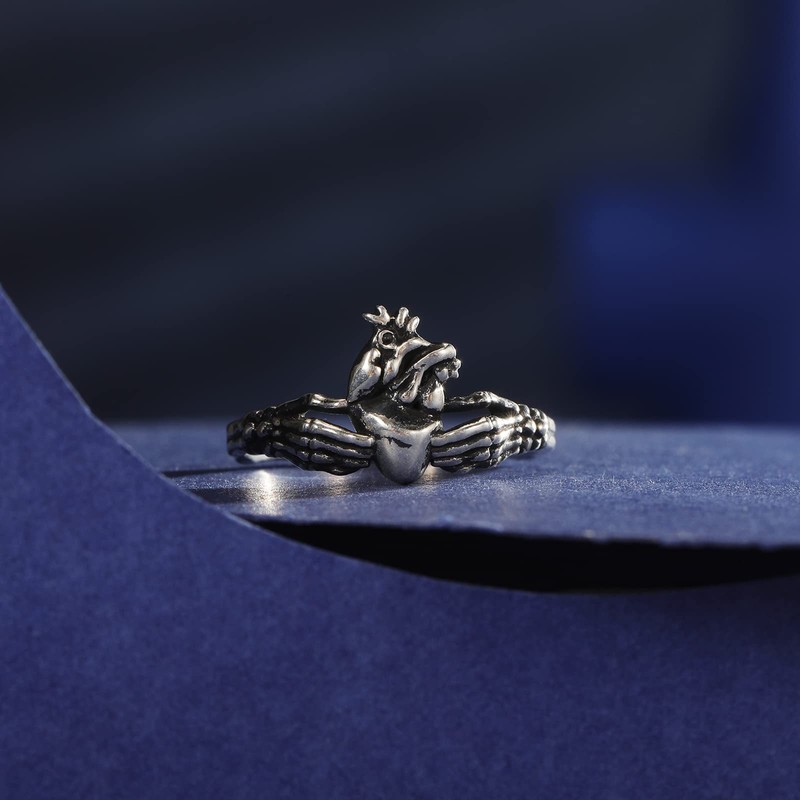 AVECON Claddagh Rings for Women, Gothic Skeleton Hands with Anatomical
