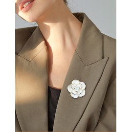 YYBONNIE Elegant Crystal Blooming Rose Flower Brooch Lapel Pin Breastpin for Women Birdal Cardigan Hat Scarf Suit Sweater Floral Pins (35mm White Rose)