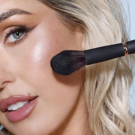 Youngblood YB5 Cheek Brush