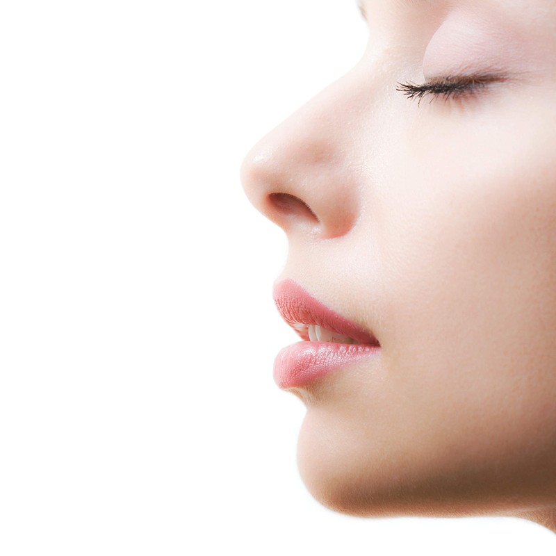 Essential firming day cream for visible and quick reduction of