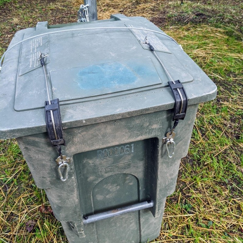 YYST Outdoor Garbage Trash Waste Can Bin Lid Lock Holder