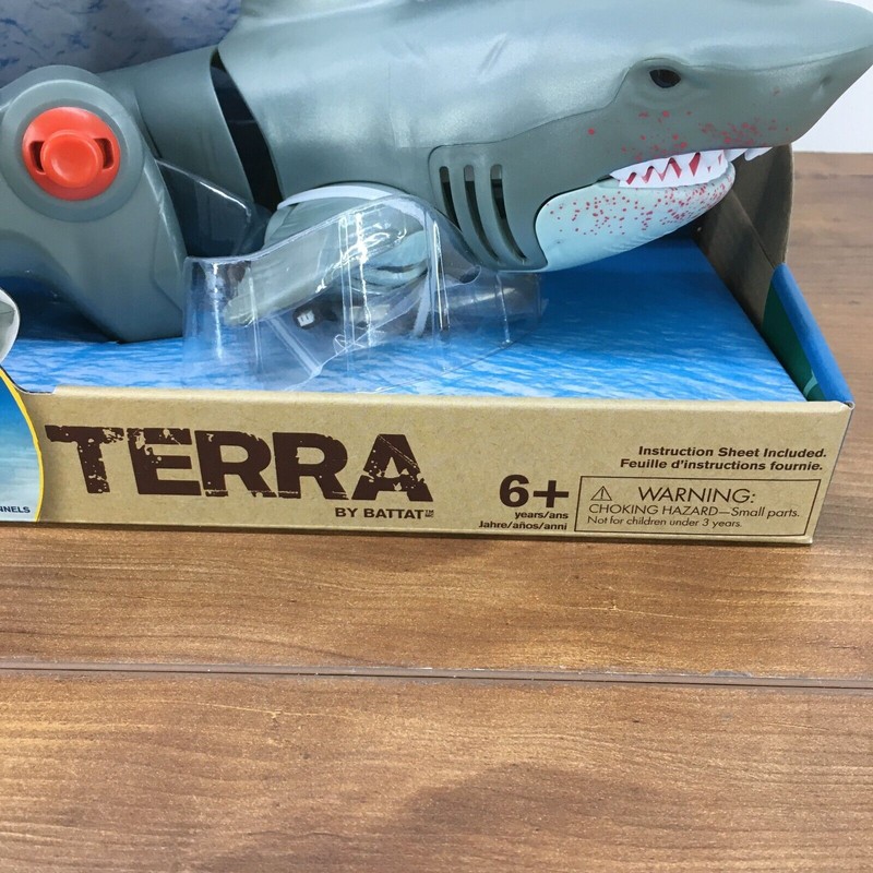 Battat TERRA by Battat Realistic RC Great White Shark New