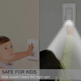 SOZULAMP Illuminated Light Switch, Single Pole Decorator Wall Light Switches with LED Night Light,3 Wire, Grounding Screw, Residential Grade, 15A 120V/277V,Glossy White(2 Pack)