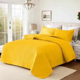JYHOPE Ultrasonic Reversible Quilt Set with 1 Quilt and 2 Pillow Shams, Soft and Lightweight Coverlet for All Seasons, Water and Stain Resistant Bedspread, King (Yellow,102x90)