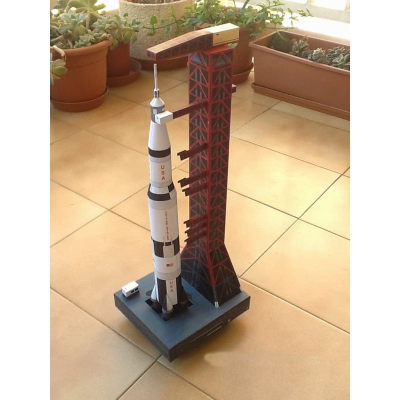 1/300 Scale Saturn V Type Rocket and Launcher Paper Model