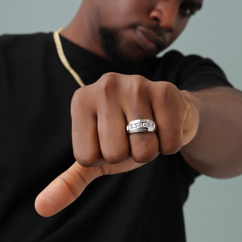 SAVEARTH DIAMONDS 1/2 ct. t.w Round Lab Created Moissanite Diamond