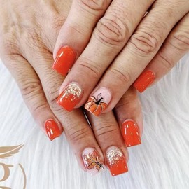 LBPEPAMZ 24Pcs Fall Press on Nails Short Square Fake Nails Big Maple Full Cover Glossy False Nails Gold Glitter Acrylic Glue on Nails Orange Pumpkin French Tip Stick on Nail for Women Thanksgiving