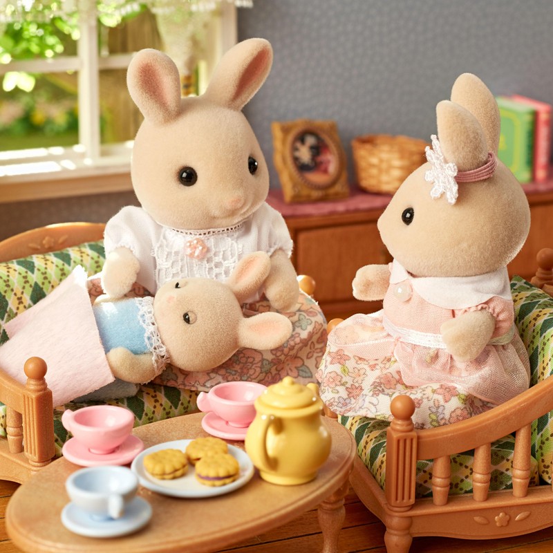 Sylvanian Families 5706 Milk Rabbit Family - Dollhouse Playsets