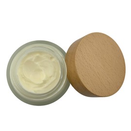 KADIAMO Caviar Day Cream 50 ml | Day Cream | Caviar Extract | Vitamin A + E | Palmitoyl Tripeptide-5 | Collagen Booster | Squalane and Panthenol | Natural Vegetable Oils | Coenzyme Q10