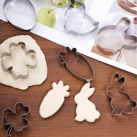 Sucrain 8 Pcs Easter Cookie Cutter Set, Stainless Steel Cookie Mold Bunny Face, Butterfly, Chick, Carrot, Rabbit, Shamrock, Egg, Four-leaf-Clover for Kids Adult Weekend Easter Holiday Celebration