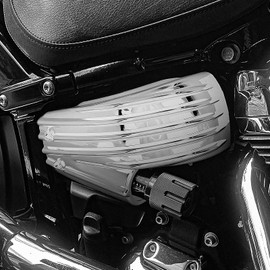 HCmotorku Battery Side Fairing Covers Chrome Left & Right Panels Fit for Harley M8 Softail Breakout FXBR FXBRS Fat Boy FLFB FLFBS 2018-2023