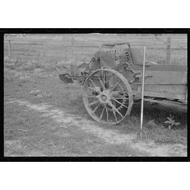 HistoricalFindings Photo: Manure Spreader,Bundle Fork,Central Ohio,OH,Farm Security Administration,FSA