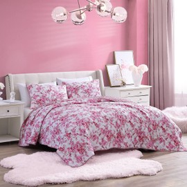 Betsey Johnson- Queen Quilt Set, Cozy Brushed Microfiber Reversible Bedding Set, All Season Casual Home Décor (Floral Vineyard Pink, Queen)