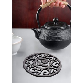 HwaGui Black Cast Iron Teapot Trivet with Rubber Pegs, 5.5 Inch Diameter, Floral Pattern