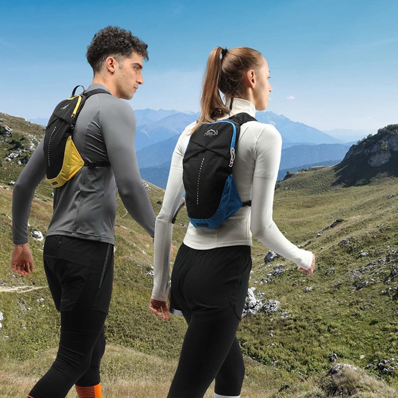 SOUUXIU Hydration Vest Backpack Lightweight Breathable Running Backpack 1.5L Water