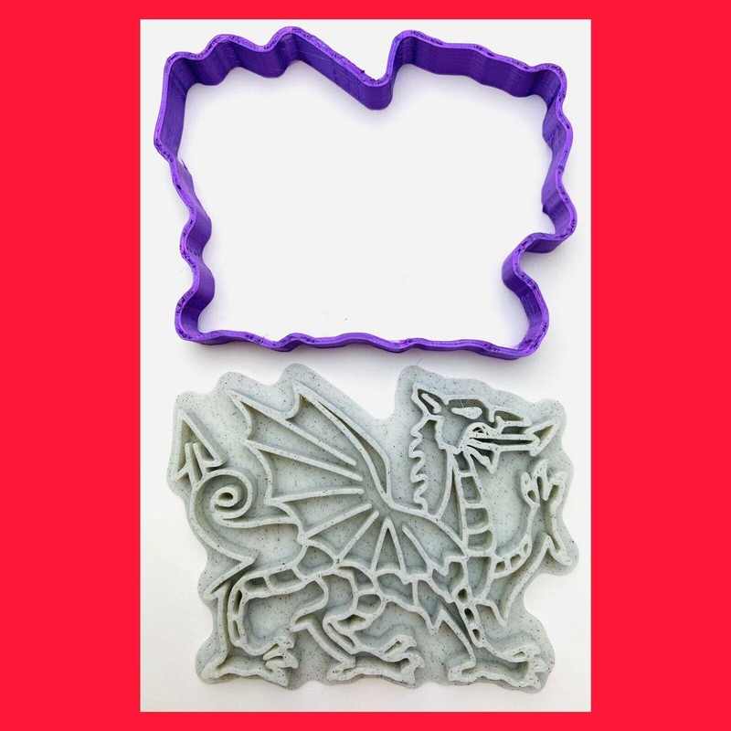 13 Cm Welsh Dragon Cookie Cutters