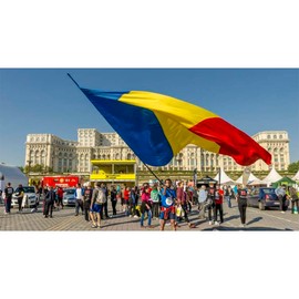 Romania Flag, 90 cm x 150 cm, Large Flag with Pole Loop and Laces for Fastening, Lightweight Flag for Sports, Football, Buildings (Romania 1pc)