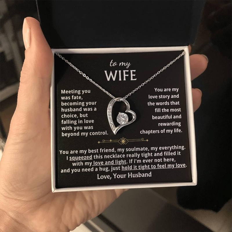 Momavo Jewelry To My Wife - Hold This Close To