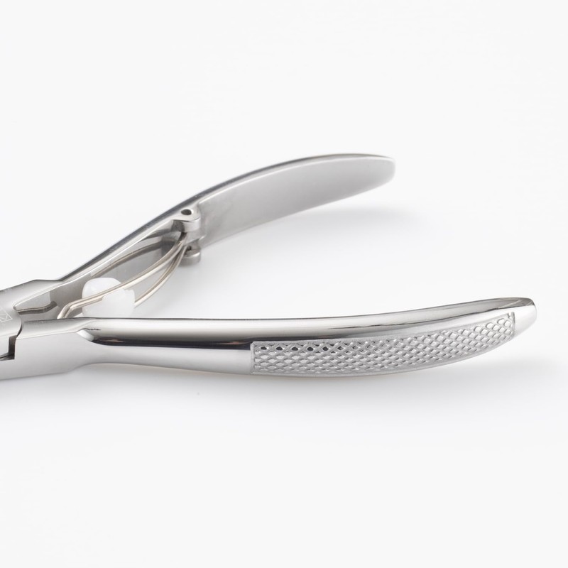 Kai Corporation HK0634 Nipper Nail Clipper with Spring and Case