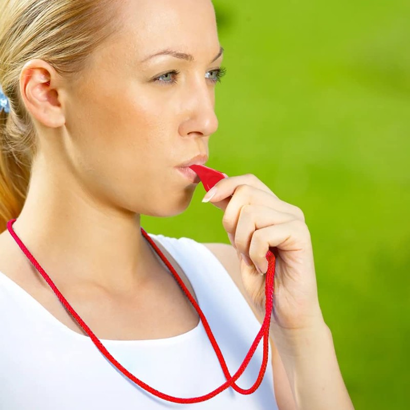 FineGood 8個 ホイッスル 審判用ホイッスル ストラップ付き 子供用 教師用 プラスチック 緊急用ホイッスル 金属製