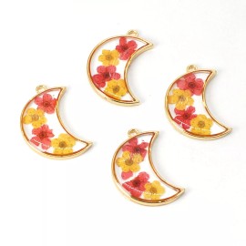4PCS Gold Tone Dry Daffodil Flower Resin Crescent Moon Charm Pendant GBY1322
