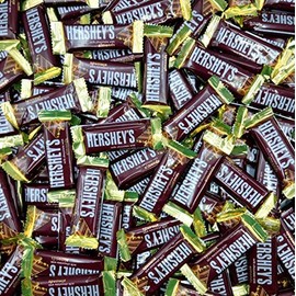 Milk Chocolate with Almonds Snack Size Candy Bars - Crunchy Whole Almonds and Classic Milk Chocolate - Individually Wrapped – Bulk Candy Pack (1 Pound)