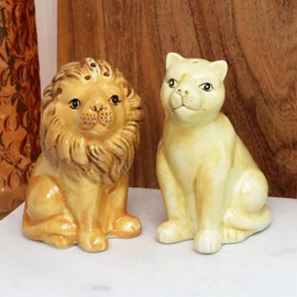 Salt and Pepper Shakers Lion and Lioness Ceramic Sitting Cats Kitchen Cruet Pots