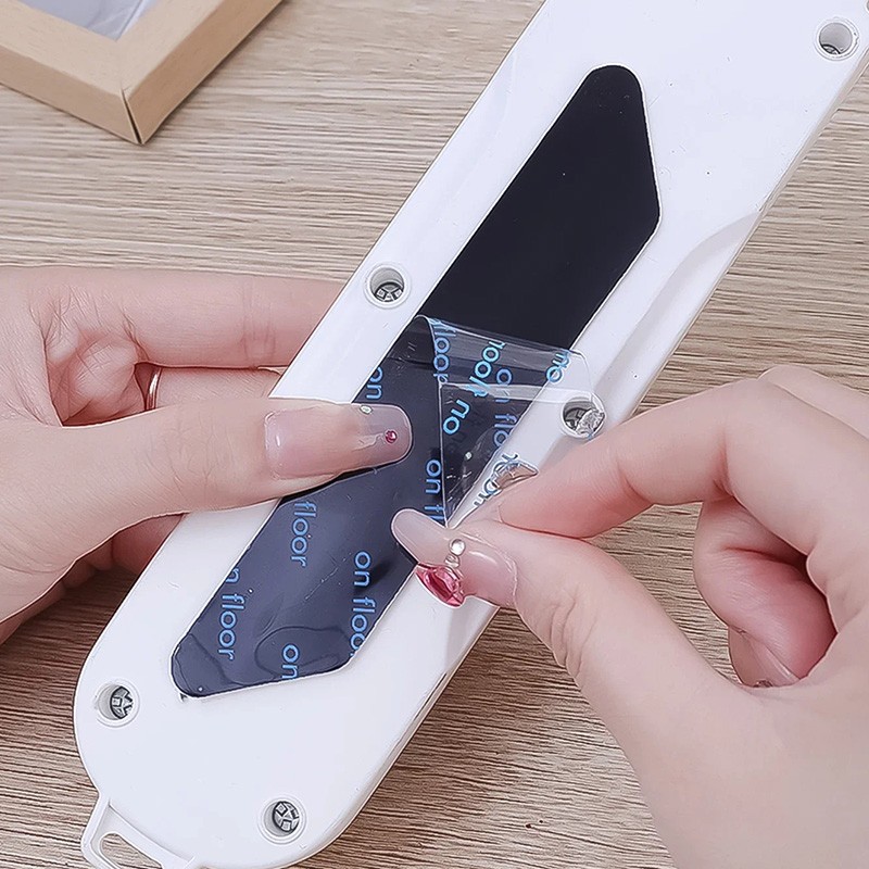Reusable Rug Corner Gripper Pads for Keeping Rug Edges Flat
