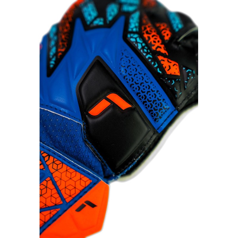 Reusch Goalkeeper Gloves Children Teenagers Robust Grip & Optimal Fit