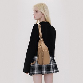 I IHAYNER Small Sling Bag for Women Crossbody Bags Fanny Pack Chest Bag for Travel Lightweight Casual Backpack for Hiking Beige