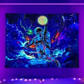 Astronaut Pattern Fluorescent Tapestry, Dark Themed Light Tapestry, Cool Milky Way Space Starry Sky Tapestry, Living Room Bedroom Aesthetic Decor Wall Hanging - pattern: The Moon and Astronauts, Size: W39.3*L59inch/100*150cm