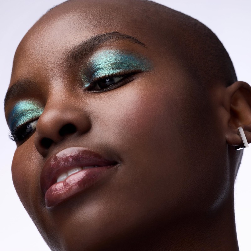 Catrice Space Glam Chrome Eyeshadow, longlasting, express result, highly pigmented,