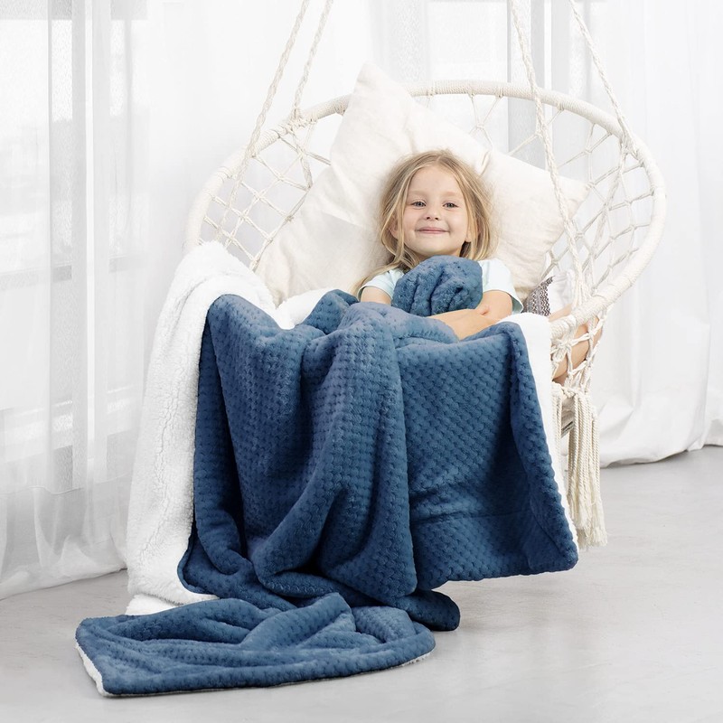 AmeliaHome Cuddly Blanket 70 x 150 cm Delicate Quilted Sherpa