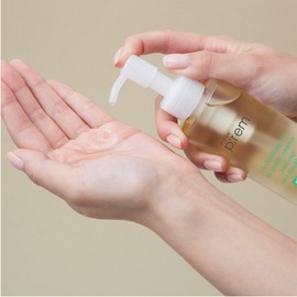Make Prem Safe Me Relief Moisture Cleansing Oil 210ml [GIFT] Cleansing Foam 20ml + Sachet 5 Sheets / 메이크프렘 세이프 미 릴리프 모이스처 클렌징 오일 210ml [GIFT]클렌징폼20ml+샤쉐5매
